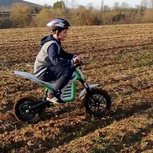 La moto électrique idéale pour amuser vos enfants